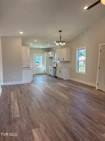 $299,900 | 616 South Pine Street, Elizabethton, TN 37643