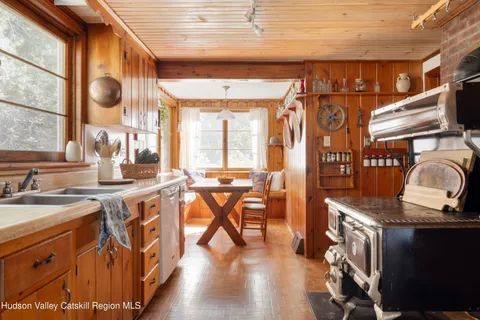 $1,145,000 | 76 Smith Road, Preston Hollow, NY 12469