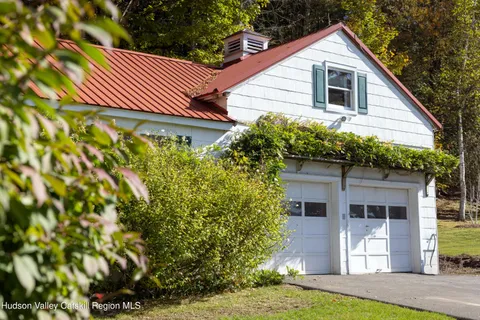 $1,145,000 | 76 Smith Road, Preston Hollow, NY 12469