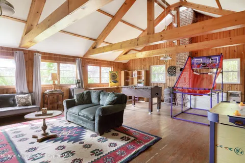 $1,145,000 | 76 Smith Road, Preston Hollow, NY 12469