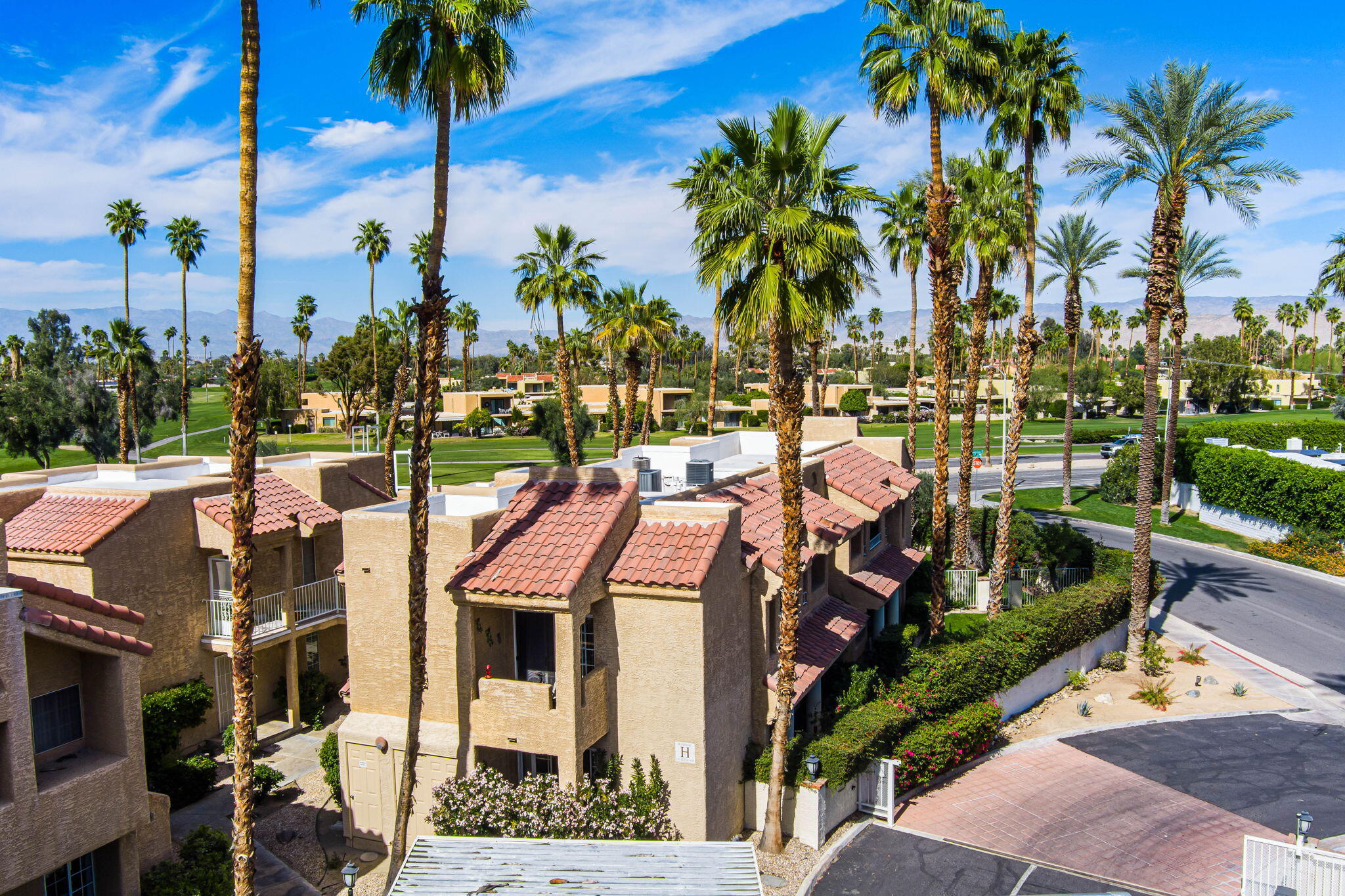2700 Lawrence Crossley Road, Unit 119 Palm Springs, CA 92264 - Photo 2 of 23 2700 Lawrence Crossley Road 119
