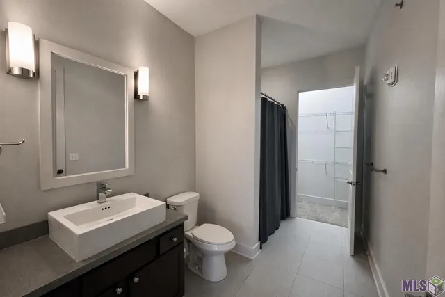 $285,000 | 333 East Boyd Drive, Unit 9, Baton Rouge, LA 70808