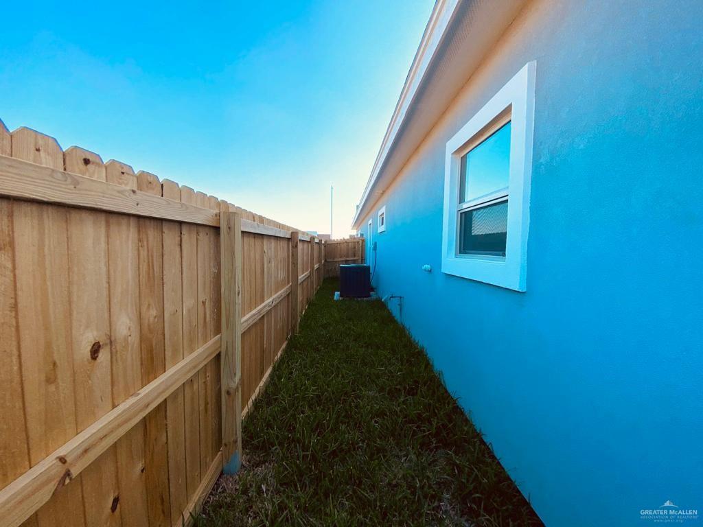 208 West Rutherford Avenue, Unit 2 Edinburg, TX 78541 - Photo 11 of 19 Gallery Image 11
