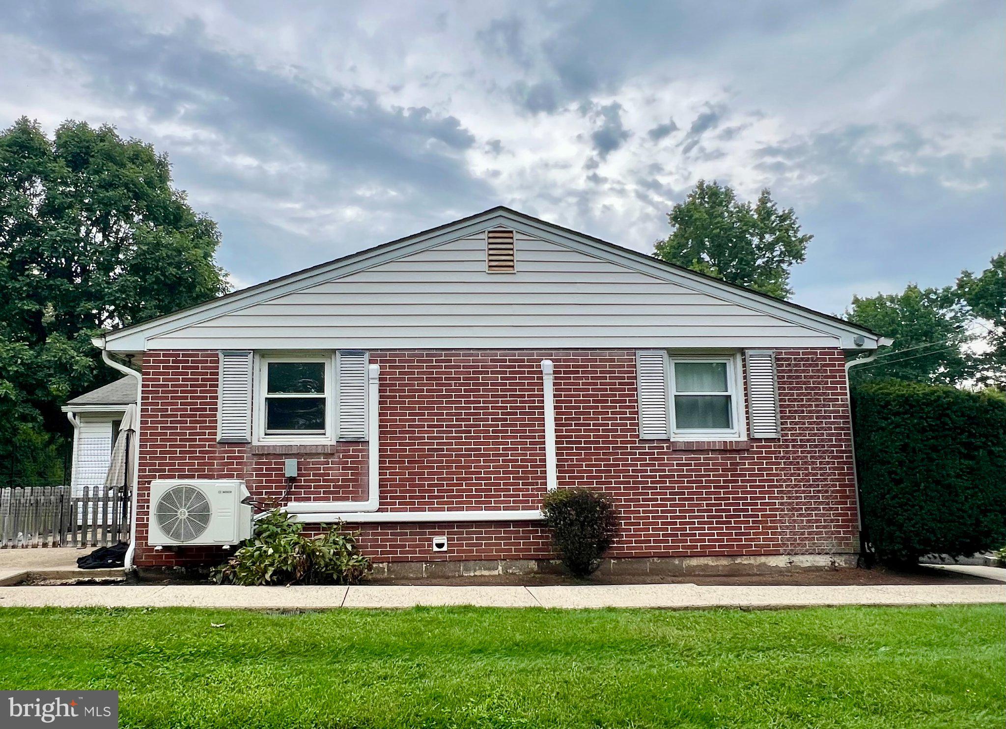 2324 Bedminster Road Perkasie, PA 18944 - Photo 2 of 8 Gallery Image 2