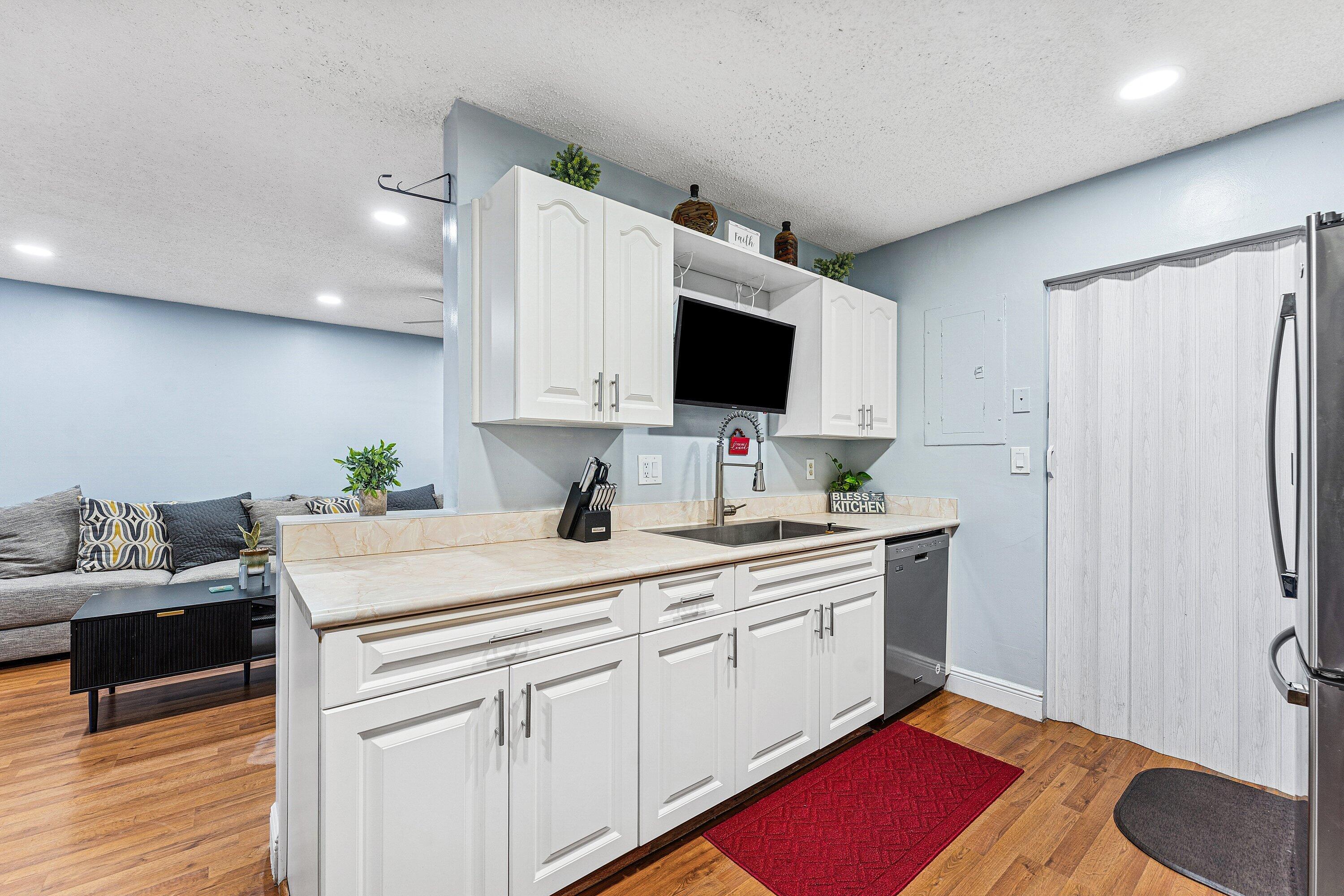 4769 Northwest 30th Street Coconut Creek, FL 33063 - Photo 10 of 42 010-4769Northwest30thStreet-CoconutCreek