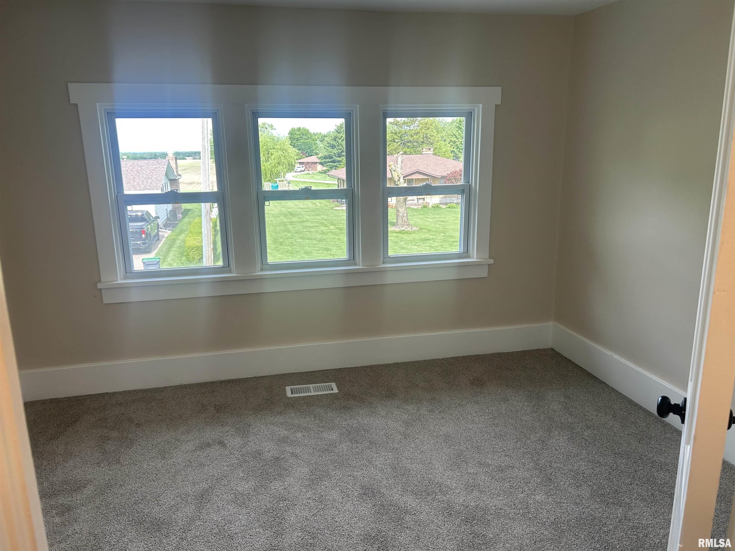341 Wilson Street Mendon, IL 62351 - Photo 12 of 14