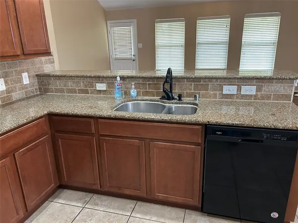 $2,100 | 25111 Country Gate Drive, Tomball, TX 77375