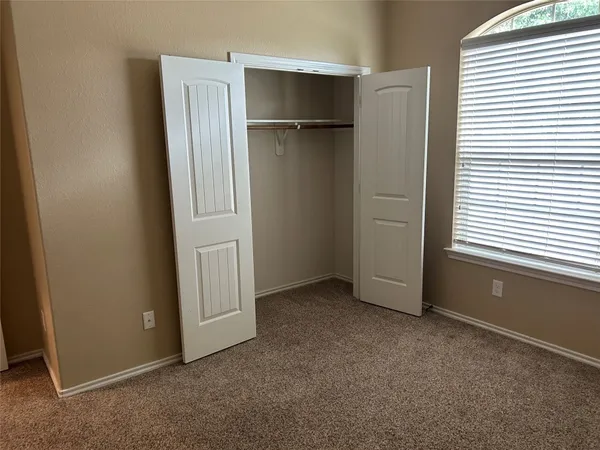 $2,100 | 25111 Country Gate Drive, Tomball, TX 77375