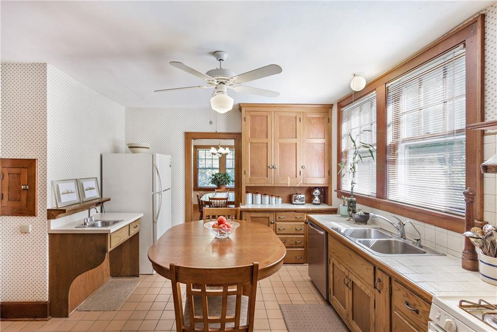 1555 Fox Chapel Road Pittsburgh, PA 15238 - Photo 11 of 25 Gallery Image 11