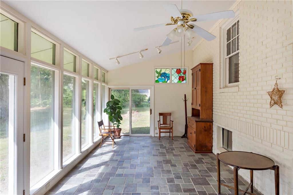 1555 Fox Chapel Road Pittsburgh, PA 15238 - Photo 15 of 25 Gallery Image 15