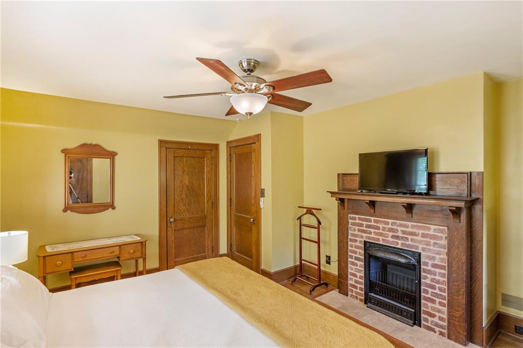 1555 Fox Chapel Road Pittsburgh, PA 15238 - Photo 17 of 25 Gallery Image 17