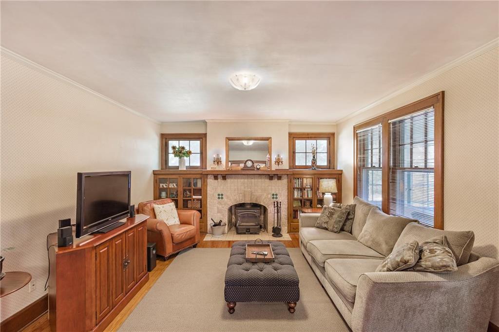 1555 Fox Chapel Road Pittsburgh, PA 15238 - Photo 4 of 25 Gallery Image 4