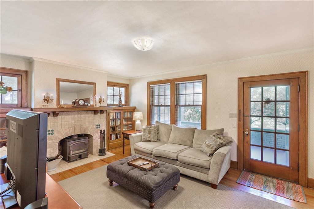 1555 Fox Chapel Road Pittsburgh, PA 15238 - Photo 5 of 25 Gallery Image 5