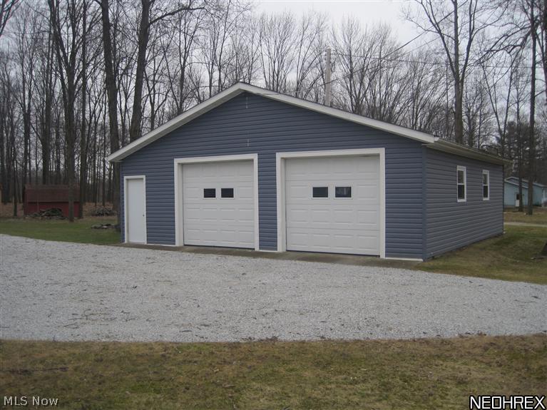 16714 Bridge Road Middlefield, OH 44062 - Photo 16 of 22 GARAGE
