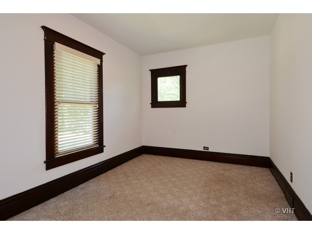 125 Chicago Road Oswego, IL 60543 - Photo 11 of 16
