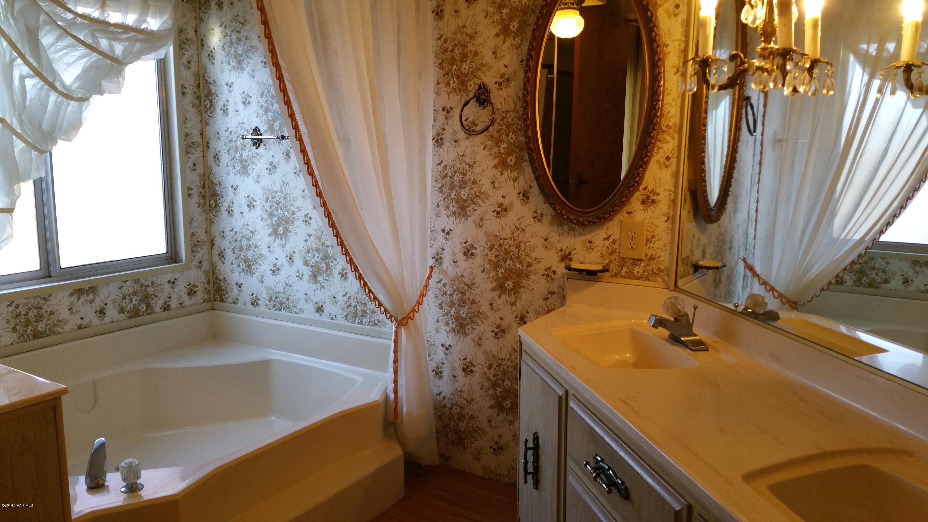 10255 East Durham Road, Unit PCC Dewey, AZ 86327 - Photo 11 of 20 Master Bath with Dbl Bowl Vanity Gerry A