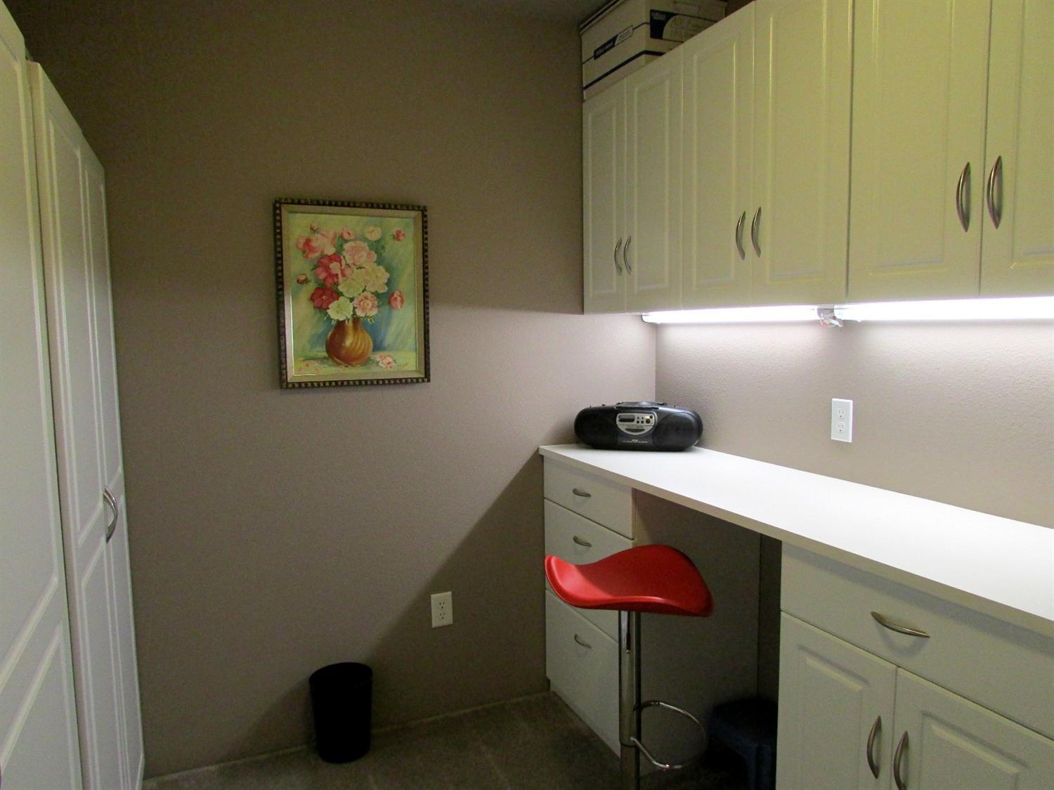 1945 Rabun Way Central Point, OR 97502 - Photo 29 of 30 a utility room with a sink