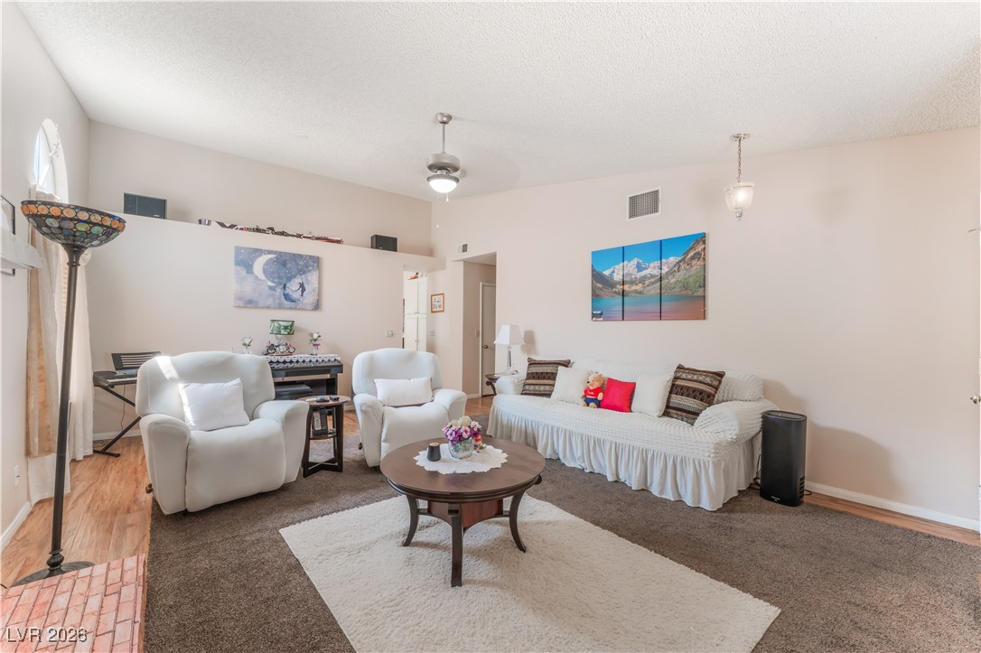 9105 Cypress Point Road Las Vegas, NV 89117 - Photo 6 of 36