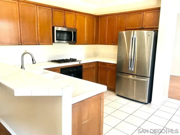 $4,900 | 12673 Via Las Lenas, San Diego, CA 92129