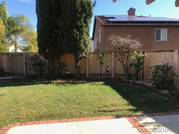 $4,900 | 12673 Via Las Lenas, San Diego, CA 92129