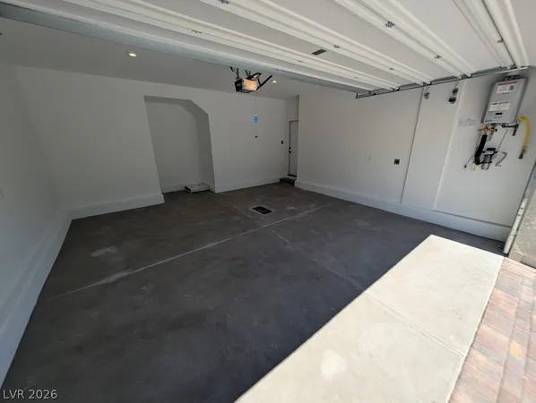 $2,400 | 11922 Angle Clf Avenue, Las Vegas, NV 89138