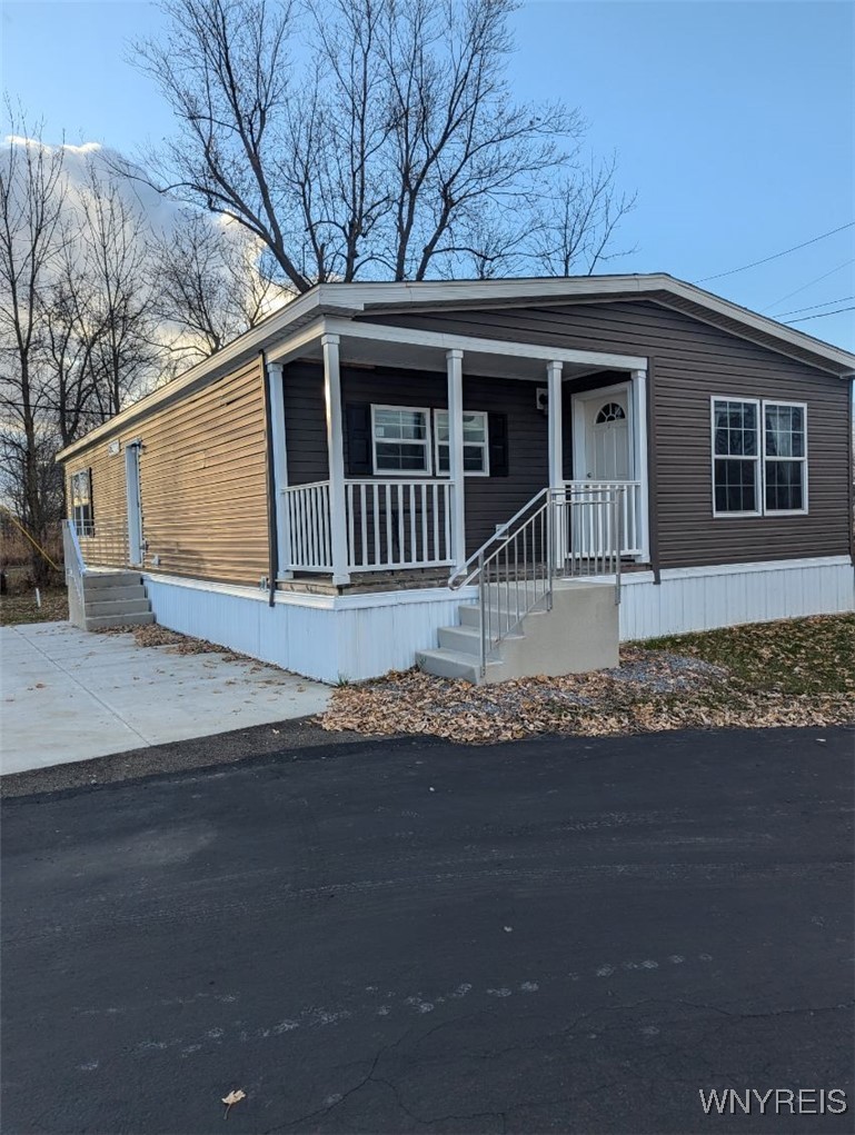 51 Ritchie Avenue Tonawanda, NY 14150 - Photo 2 of 15 Front Porch