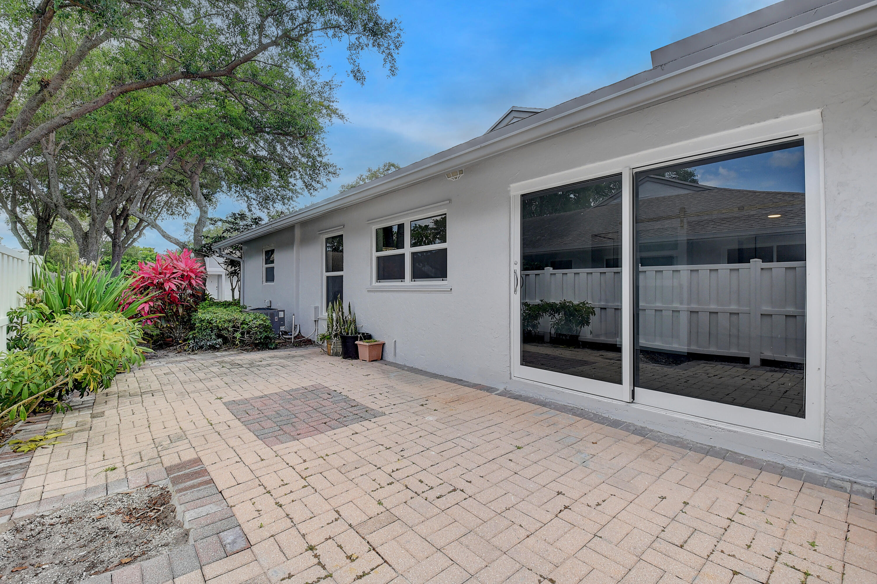 8673 Jasmine Way Boca Raton, FL 33496 - Photo 26 of 38 DSC_4366_67_68_69_70