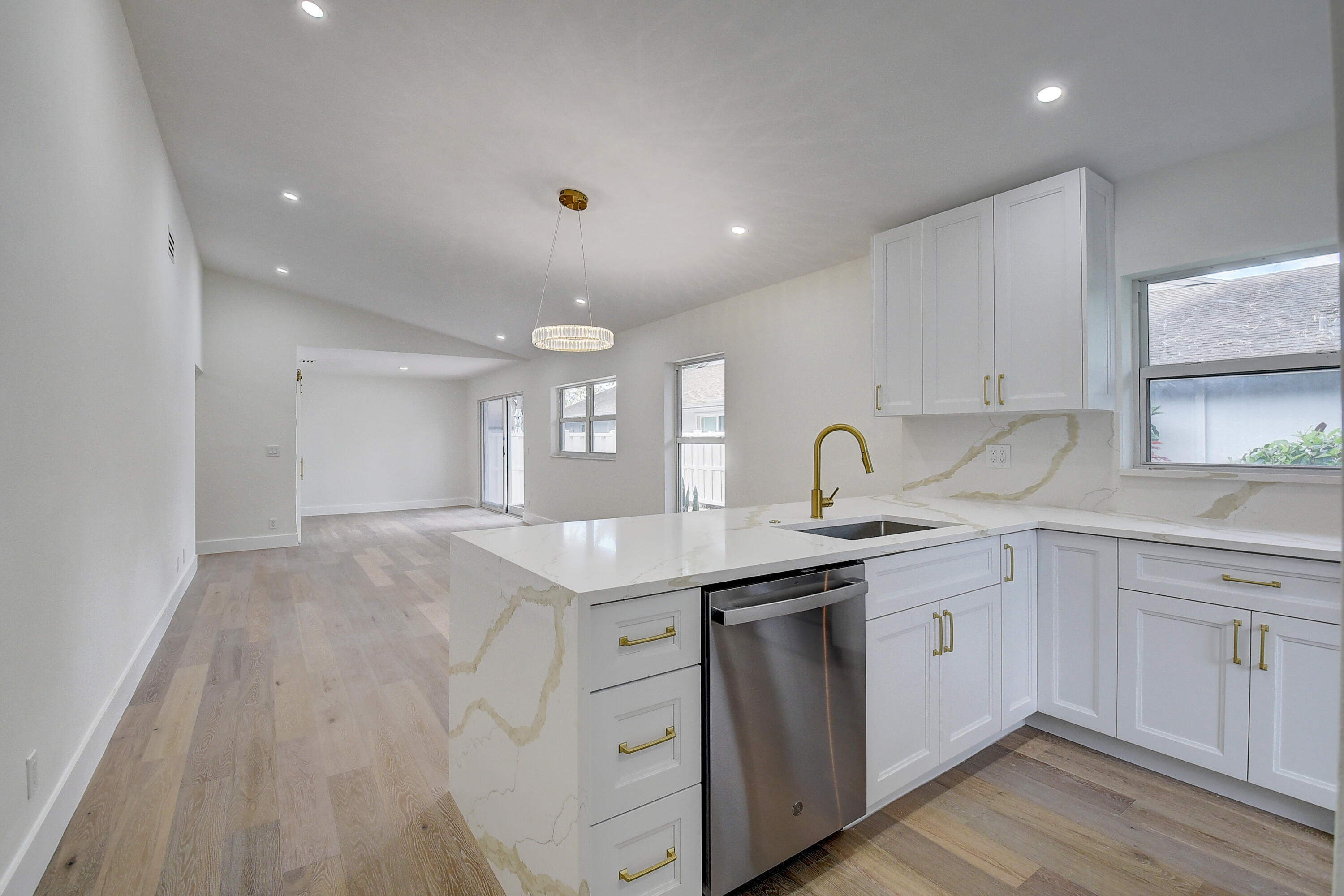 8673 Jasmine Way Boca Raton, FL 33496 - Photo 6 of 38 DSC_4261_2_3_4_5