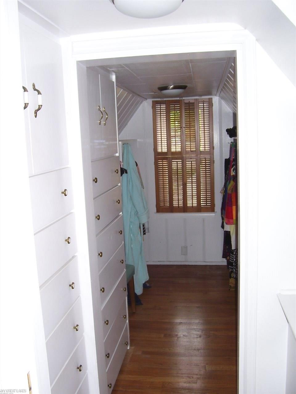 680 Hampton Road Grosse Pointe, MI 48236 - Photo 28 of 44 31382028-28.JPG