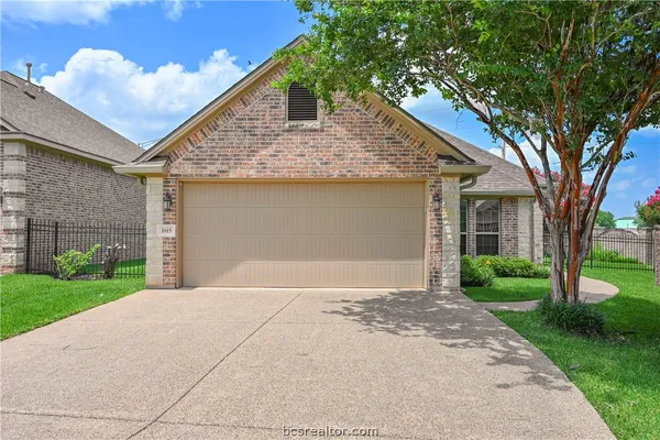 $385,000 | 1815 Lakeshore Circle, College Station, TX 77845