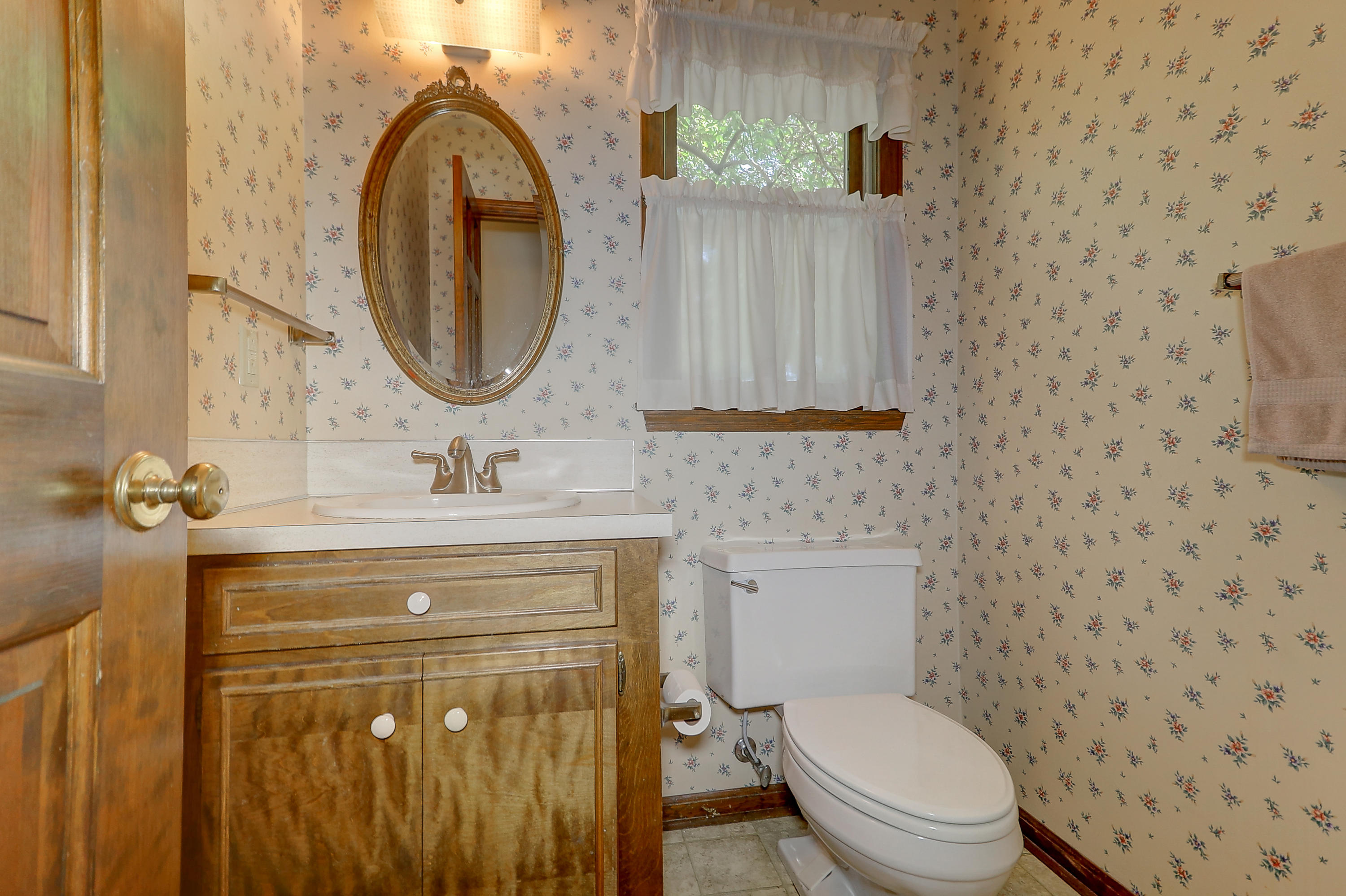 6 Yeamans Road Charleston, SC 29407 - Photo 18 of 24 Powder Room