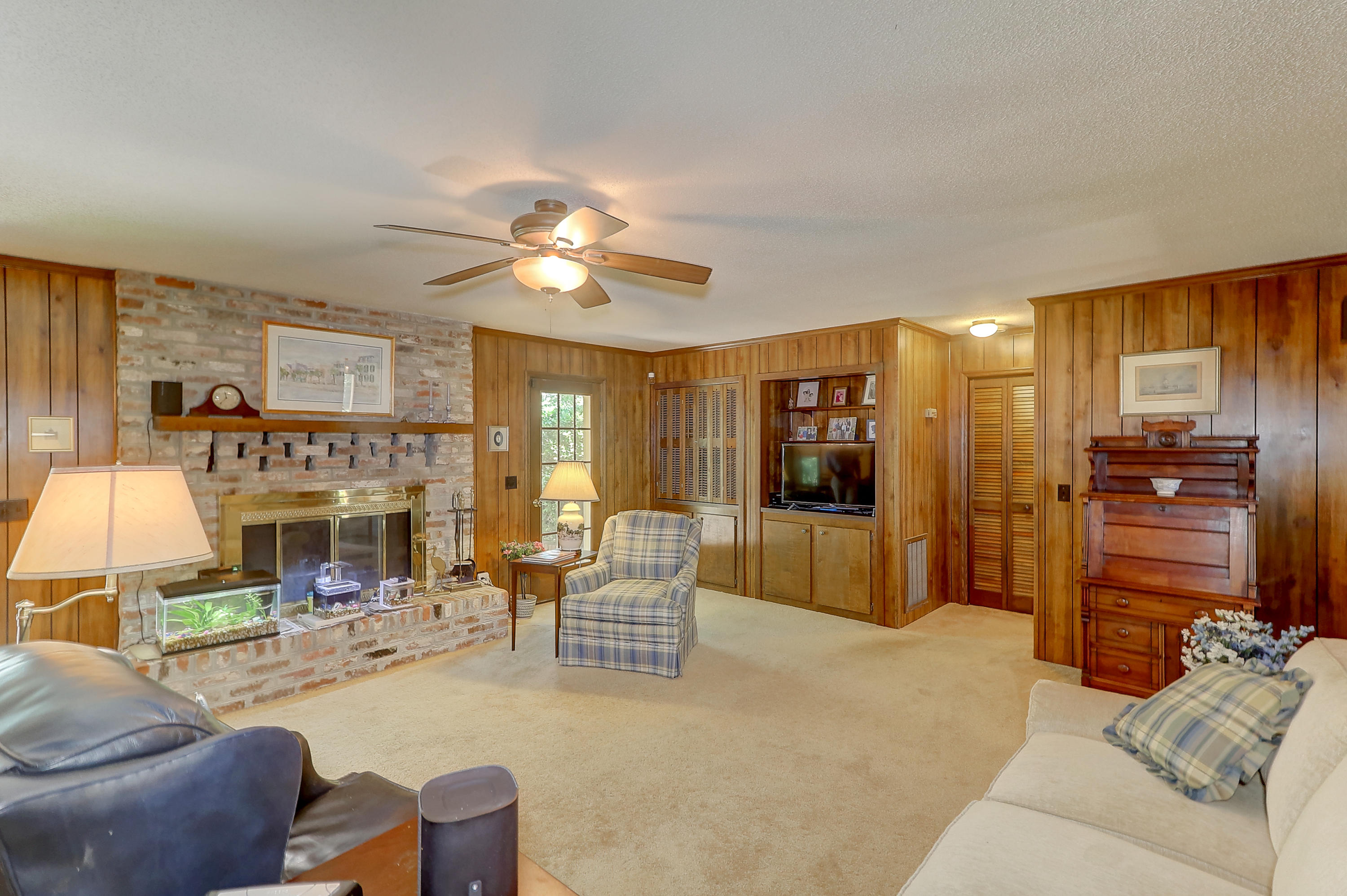 6 Yeamans Road Charleston, SC 29407 - Photo 6 of 24 Living Room