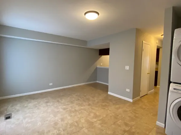 $1,950 | 623 Robin Court, Grayslake, IL 60030