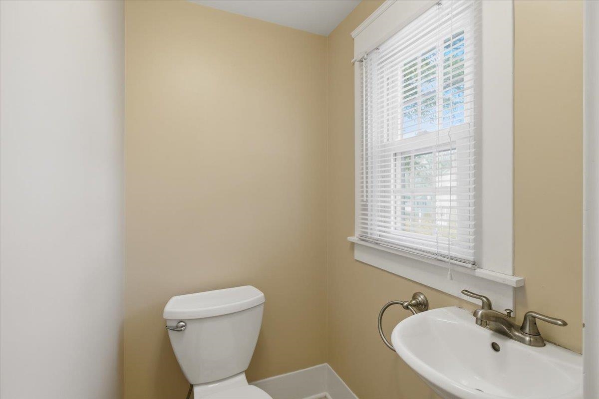 303 Prospect Street Bennington, VT 05201 - Photo 13 of 35