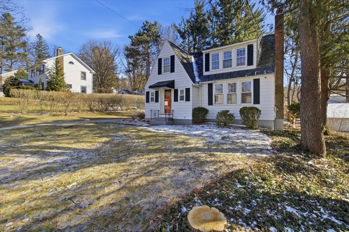 303 Prospect Street Bennington, VT 05201 - Photo 2 of 35