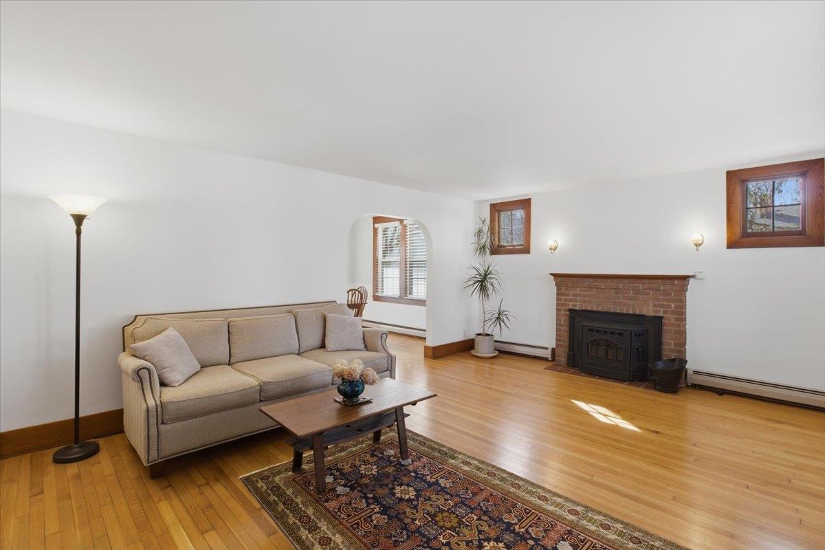 303 Prospect Street Bennington, VT 05201 - Photo 5 of 35