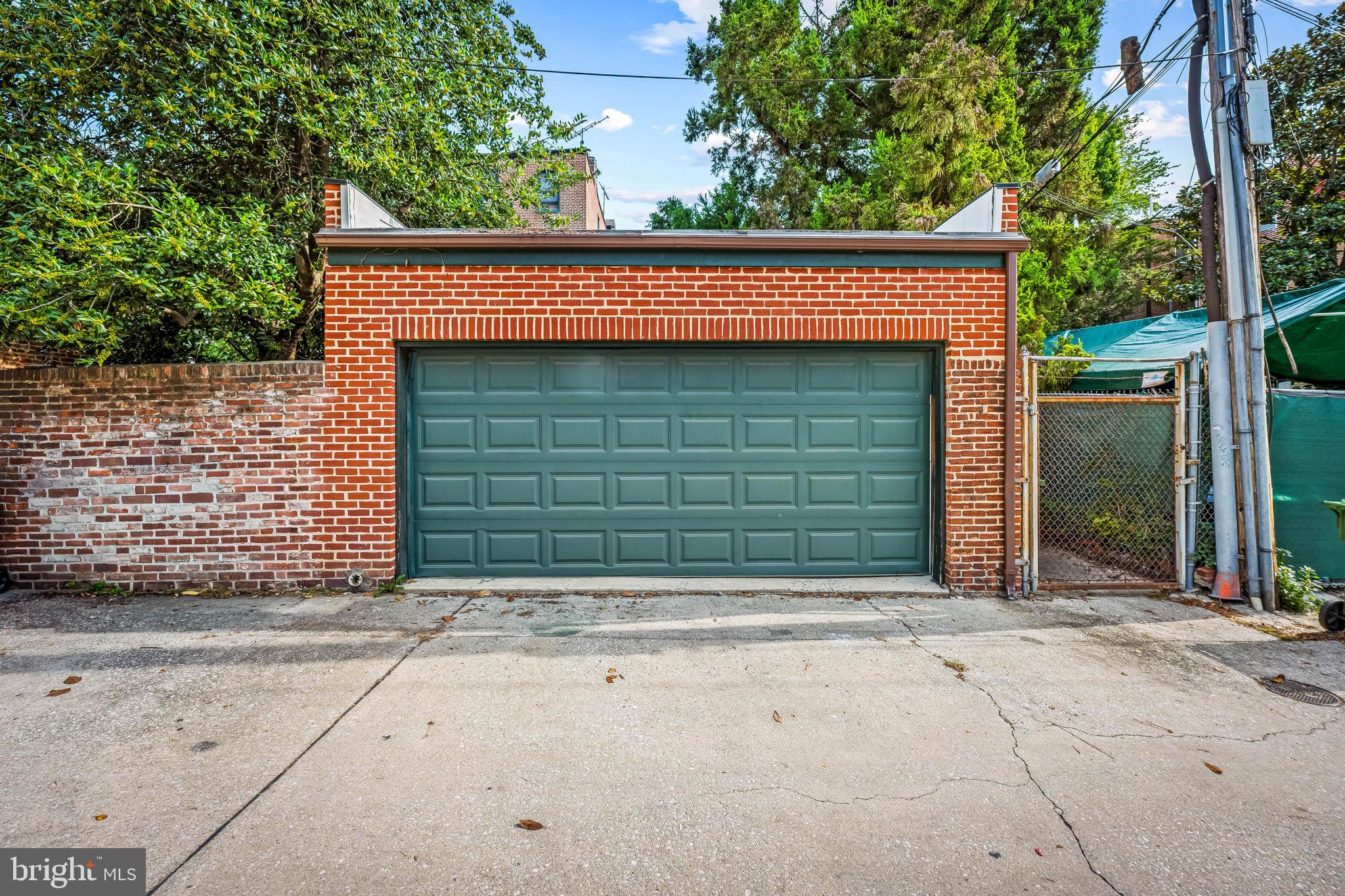 1310 Bolton Street Baltimore, MD 21217 - Photo 4 of 69 a front view of a house