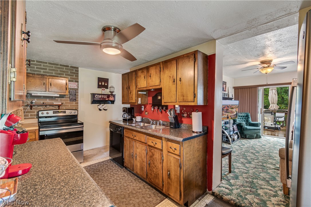 10611 Moss Road Lodi, OH 44254 - Photo 16 of 29 Kitchen