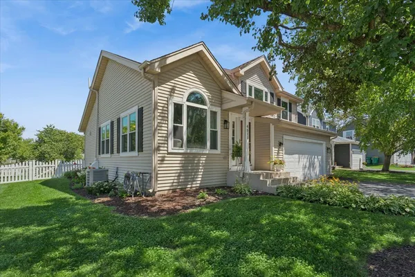 $370,000 | 4511 Fieldcrest Court, Plainfield, IL 60586
