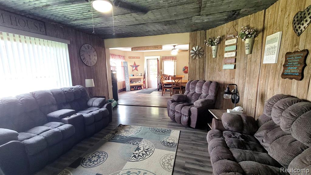 1677 West German Road Bay City, MI 48708 - Photo 14 of 41