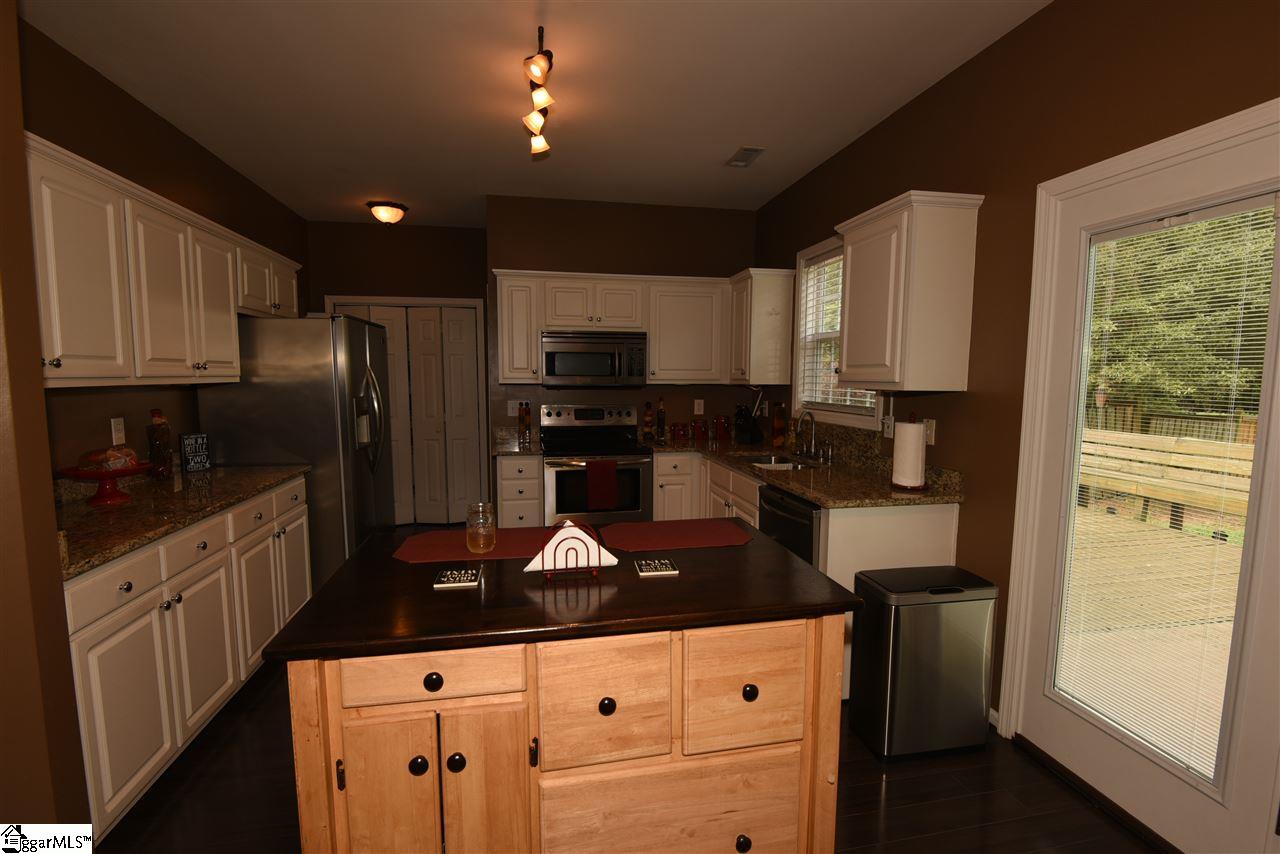 9 Ridgebrook Way Greenville, SC 29605 - Photo 4 of 20 Gallery Image 4