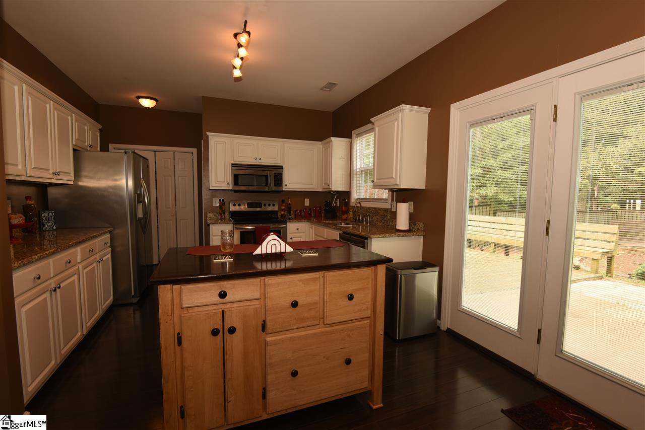 9 Ridgebrook Way Greenville, SC 29605 - Photo 5 of 20 Gallery Image 5