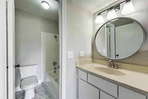 $117,900 | 250 El Dorado Boulevard, Unit 189, Webster, TX 77598