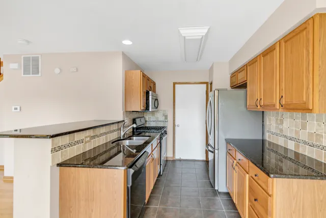 $2,500 | 10549 Wakefield Lane, Unit 10549, Huntley, IL 60142