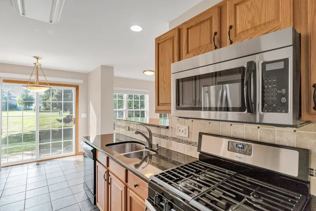 $2,500 | 10549 Wakefield Lane, Unit 10549, Huntley, IL 60142