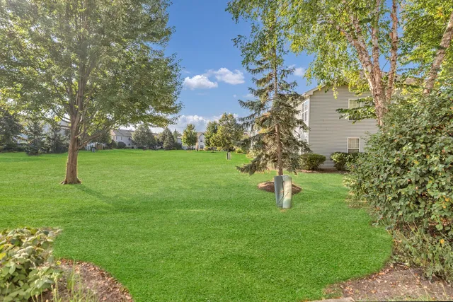 $2,500 | 10549 Wakefield Lane, Unit 10549, Huntley, IL 60142