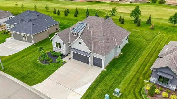$785,000 | 4380 Aspen Court, Basehor, KS 66007