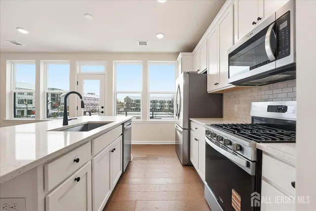 $3,680 | 216 Jessie Place, New Brunswick, NJ 08901