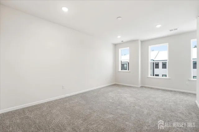 $3,680 | 216 Jessie Place, New Brunswick, NJ 08901