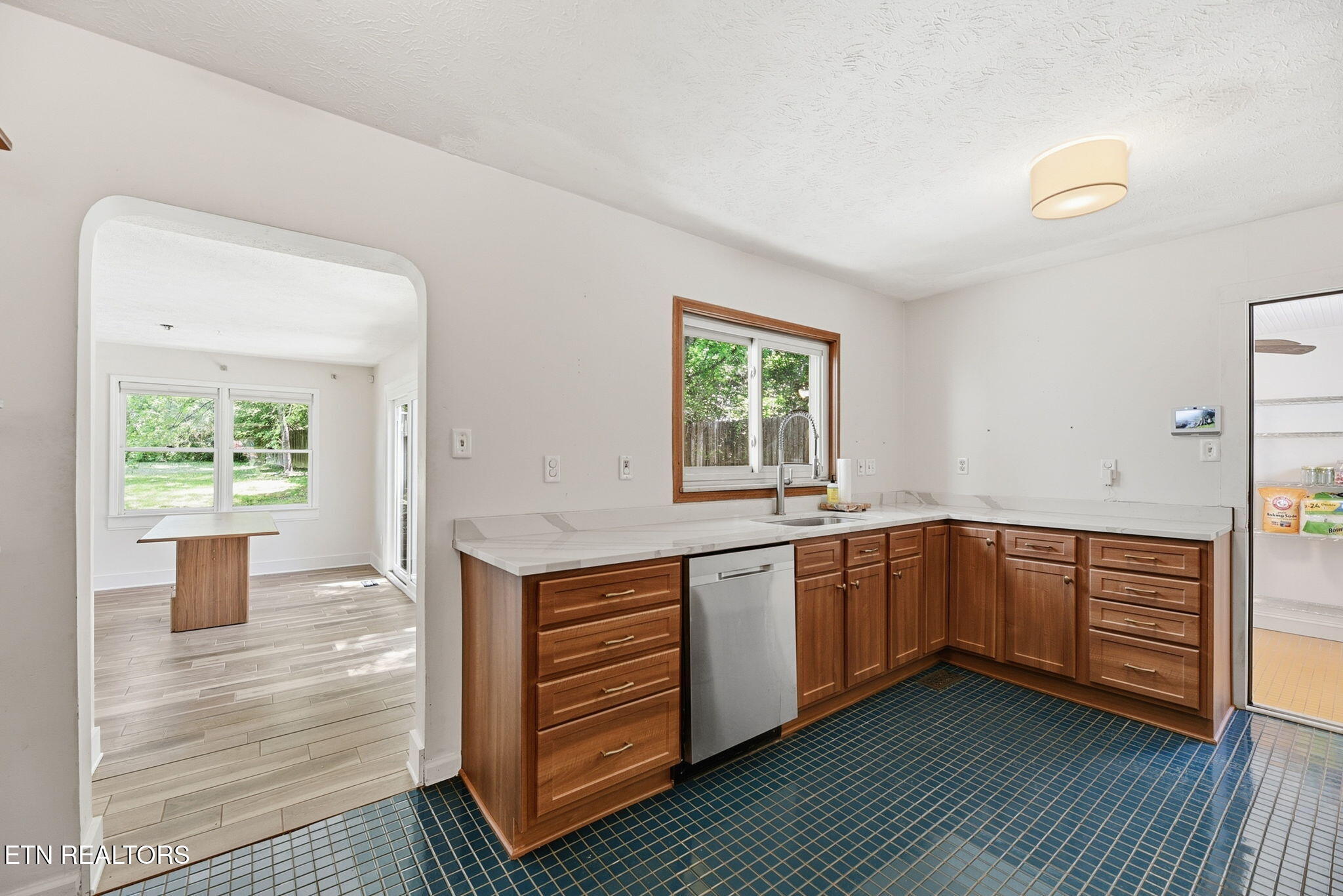 5220 Haynes-Sterchi Road Knoxville, TN 37912 - Photo 13 of 54 Remodeled Kitchen